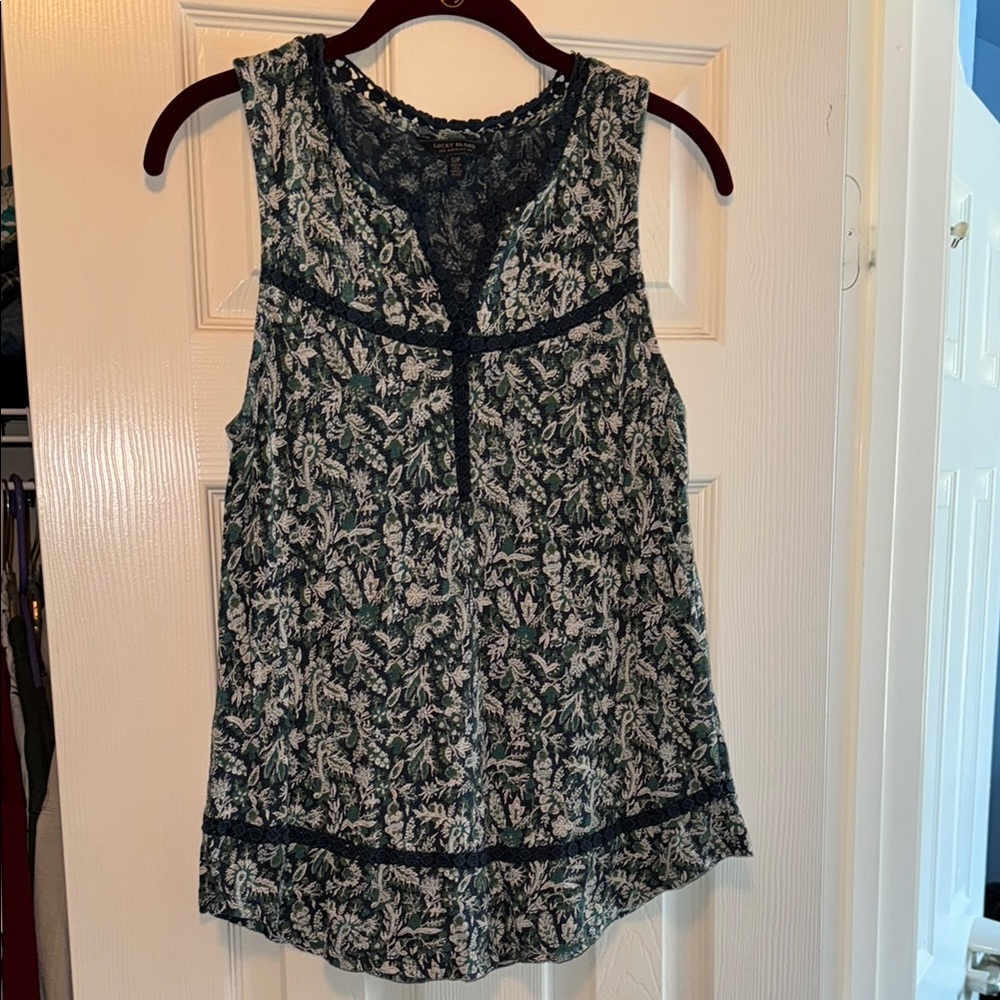 Lucky Brand Navy and Cream floral Pop over Blouse sleeveless. V neck size S